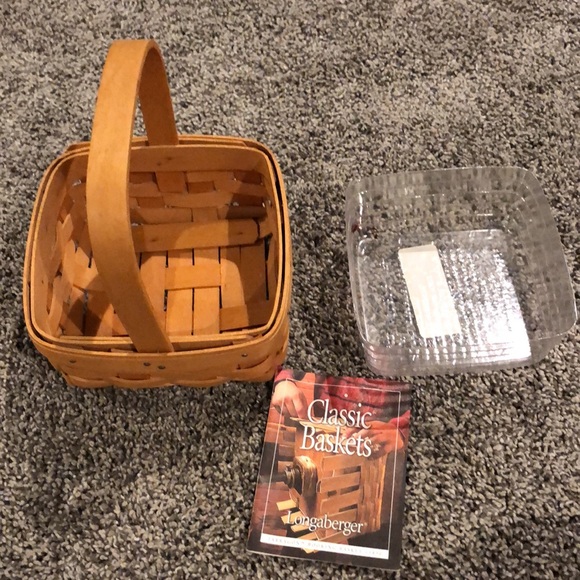 Longaberger Tarragon basket - Picture 2 of 6